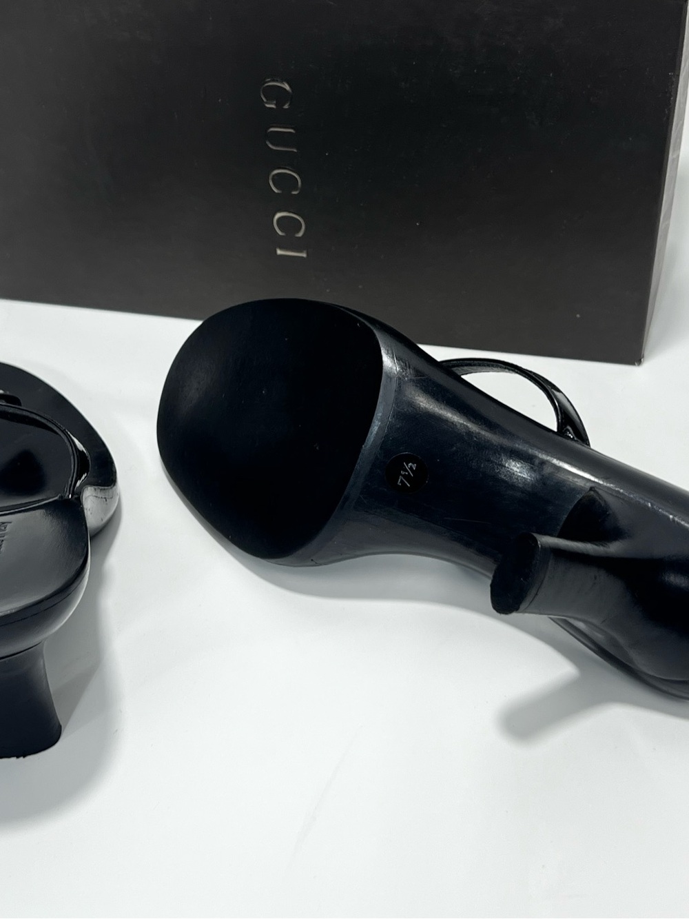 Auth Gucci Black Patent leather Thong kitten Heel wooden sandal 90s Tom Ford 7.5 - Picture 4 of 10